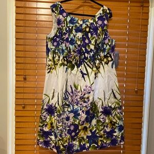 London times Woman Purple and Cream Floral MIDI Dress -Lined in the top …
